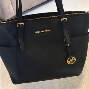 Michael kors tote